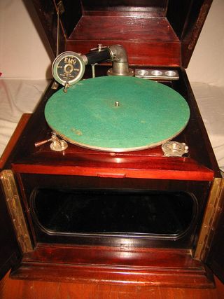 E.M.G SUPER TABLE GRAND